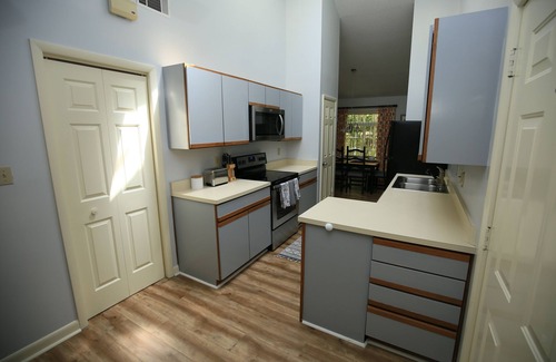 Greenwood Condominio | Serene 3br/2ba condo perfect for a family getaway in Greenwood with WiFi, AC