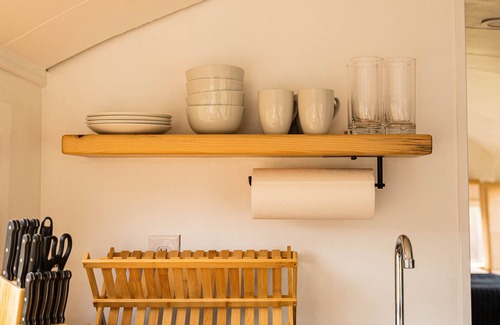 Town of Hebron Casa | Serene Bus Getaway Amongst Rolling Farm Land