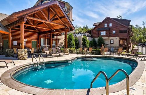 Pigeon Forge Casa | Serene Cabin w Grill Hot Tub & Resort Pool