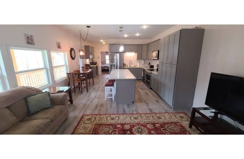 Franklinton Cabaña | Serene Cottage & Wooded Retreat w Huge Porch!