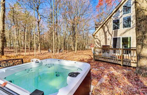 Albrightsville Casa | Serene Poconos Cabin with Hot Tub and Beach Access!