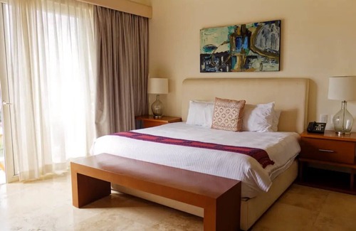 La Cruz de Huanacaxtle Complejo | Serene Resort Junior Suite with King bed & Sofa bed- Jungle and Ocean Views