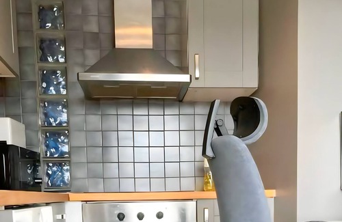 Kristiansand Apartamento | Serene Riverview Apartment Elvegata