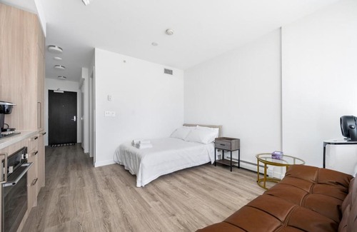 Surrey Apartamento | Serene Skyview Studio Retreat in Central Surrey