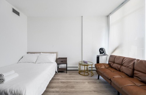 Surrey Apartamento | Serene Skyview Studio Retreat in Central Surrey