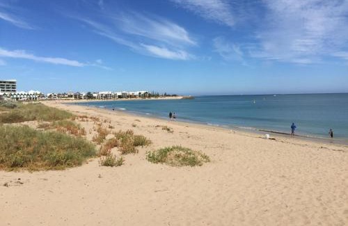 Mandurah Villa | SERENITY of MANDURAH STRA6210P5QC05G7