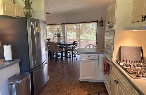 Grace Casa | Serenity on Lake Washington. Perfect for anglers or friends/family getaway.