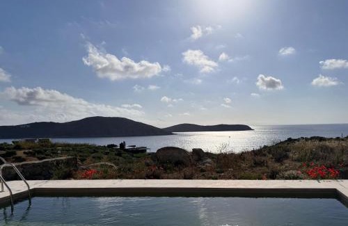 Ramos Villa | Serifos Bliss