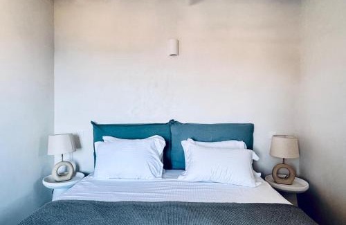 Ramos Villa | Serifos Bliss