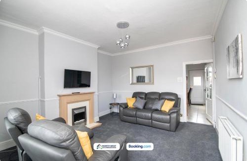 Bolton Casa | Serviced 2BR Home in Bolton Near Manchester