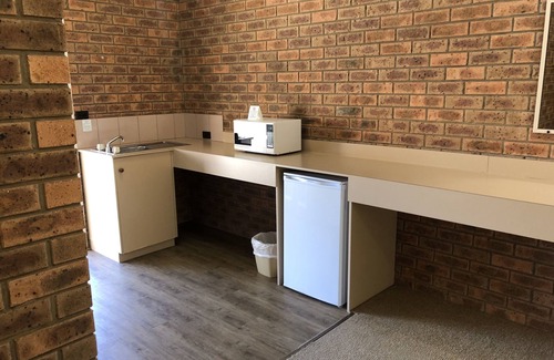 Deniliquin Hotel | Settlement Motor Inn, Deniliquin