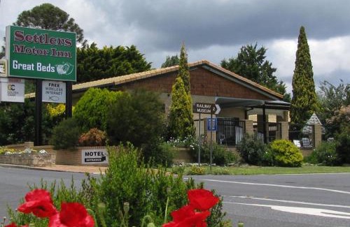 Tenterfield Hotel | Settlers Motor Inn