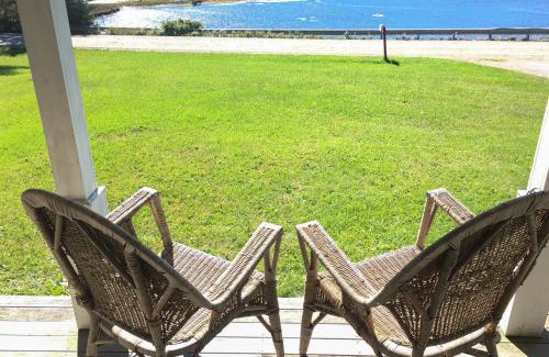 Ellsworth Casa | Seventies by the Sea