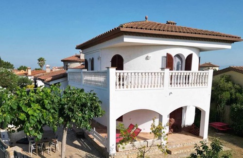 Torroella de Fluvia Villa | Sfeervolle Ruime Villa met Privé Zwembad Dichtbij St Pere Pescador en L'escala!