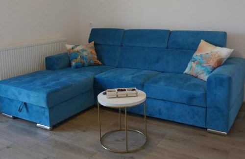 Imotski Apartamento | ShadesOfBlue M & M Sleeps 4 with Pool