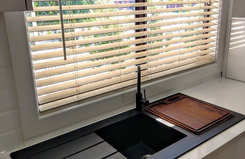 Wagga Wagga Cabaña | "Shady Corner Cottage" con Wi-Fi gratuito ilimitado y Netflix.