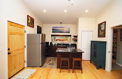 Weaverville Cabaña | Shady Grove Cottage -Natural Setting In Town