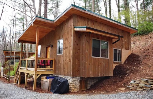 Weaverville Cabaña | Shady Grove Cottage -Natural Setting In Town