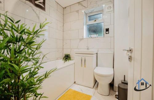 Bradford-on-Avon Apartamento | Shambles Retreat - Nr Bath king or twin beds free parking x2