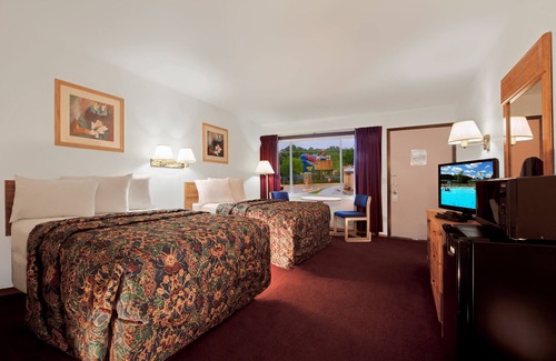 Lake Delton Hotel | Shamrock Motel