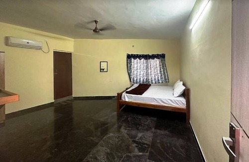 Manalur Hotel | Sharma ResidencyTiruvannamalai RoyalStay