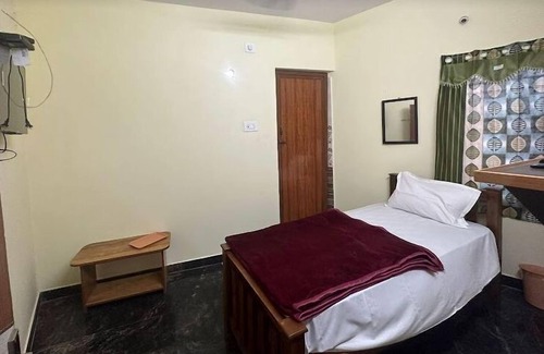 Manalur Hotel | Sharma ResidencyTiruvannamalai RoyalStay