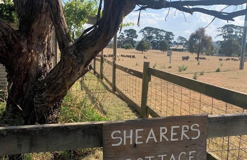 Curraweela Cabina | Shearers Cottage at Curraweela Farm