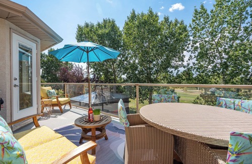 Southeast Calgary Casa | SHEER PERFECTION ~ 4BD, 2.5BA, K9 Friendly, on Eagle Quest Golf Course