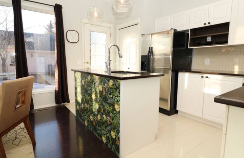 McKenzie Towne Casa | La perfección pura en Brownstone lujo!