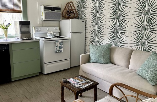 Esplanade Ridge Cabaña | Shelby's Cottage Charming 1BR stand-alone cottage in the heart of Bayou St. John