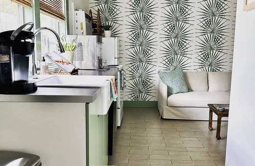 Esplanade Ridge Cabaña | Shelby's Cottage Charming 1BR stand-alone cottage in the heart of Bayou St. John