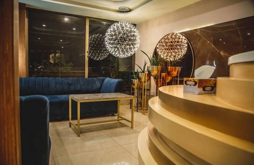 Blue Area Hotel | Shelton's Ambassador