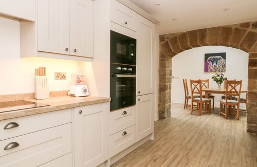 Harrogate Cabaña | SHEPHERD'S CROOK, pet friendly, luxury holiday cottage in Spofforth