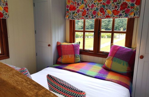 Llantarnam Hotel | Shepherd's Hut - Parkway Hotel & Spa