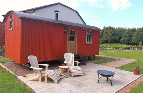 Llantarnam Hotel | Shepherd's Hut - Parkway Hotel & Spa