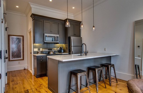 Penn Yan Apartamento | Sheridan House Studio: upscale studio apartment on Main St, close to coffee shop, restaurants