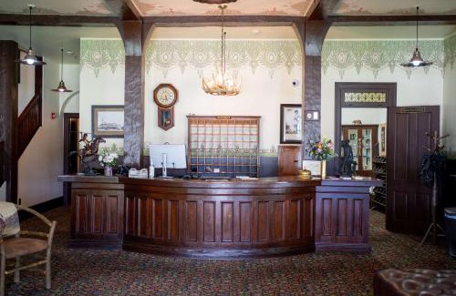 Sheridan Hotel | Sheridan Inn - Best Western Signature Collection