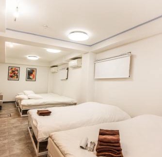 Shinjuku Apartamento | Shinjuku 13 minUp to 8 people 60 sqmFull renovationRoppongi and Tsukiji direct accessFamily group7 min to Ochiai Minami-Nagasaki Station