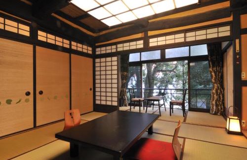 Izu Hotel | Shirakabe