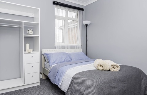 Southampton Casa | Shirley House 2 Guest House Self Catering by Southampton General Hospital