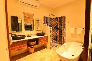 Victoria Falls Cabina | Shongwe Lookout