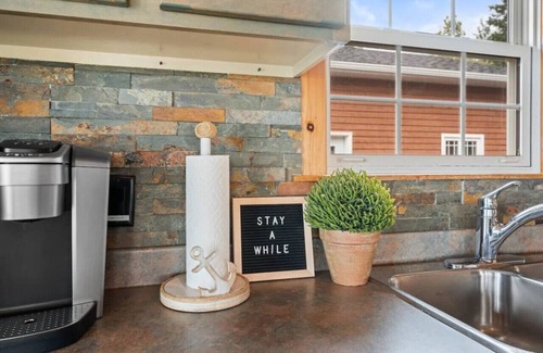 Pirogue Casa | Shoreline Escape: Serene Retreat near Indian Island