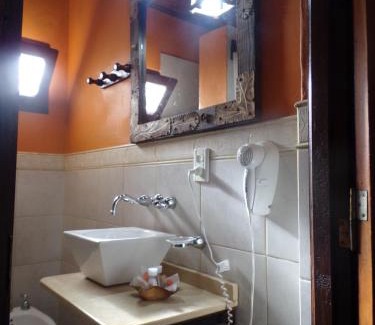 Puerto Iguazú Hotel | Si Mi Capitán - Cabañas & Habitaciones