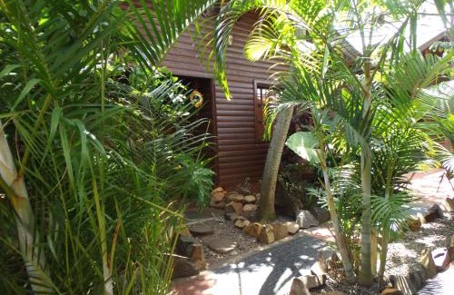 Puerto Iguazú Hotel | Si Mi Capitán - Cabañas & Habitaciones