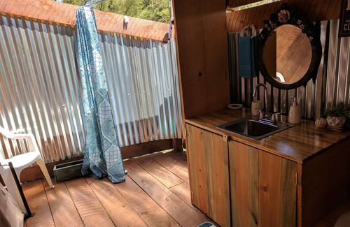 Hot Springs Alquiler De RV | Sibley Bell Tent 2 @EvansCliff, Beautiful Canyon High-rise deck w / Hot Tub !!