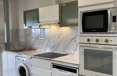 La Iglesia Apartamento | Apartamento Sierra con vistas al mar Cantábrico y montañas, Comillas Santillana