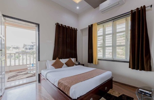 Bhilar Hotel | Silver Galaxy By Joy Suites