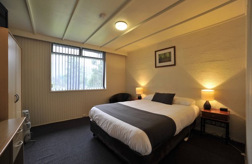 Queenstown Hotel | Silver Hills Motel