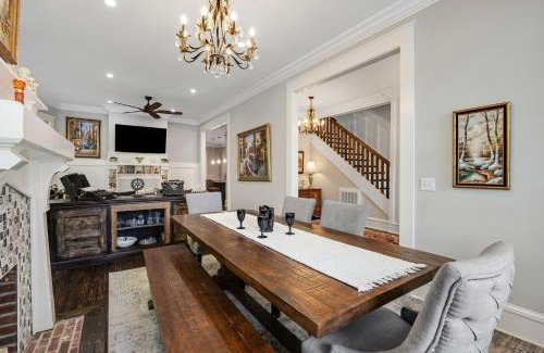 Wilmington Historic District Casa | Simmons Whimsical Historic Home