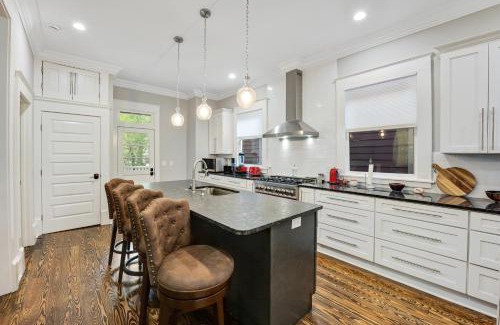 Wilmington Historic District Casa | Simmons Whimsical Historic Home